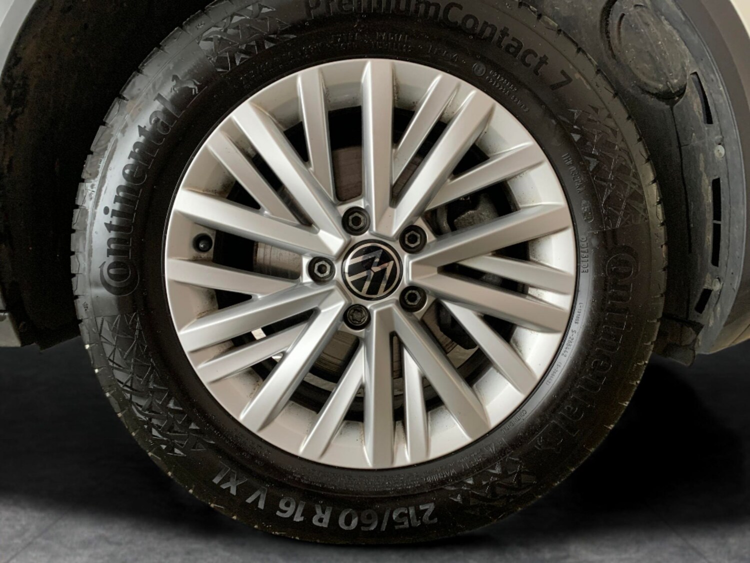 Used Volkswagen T-Roc for sale - 77873010: Photo 23