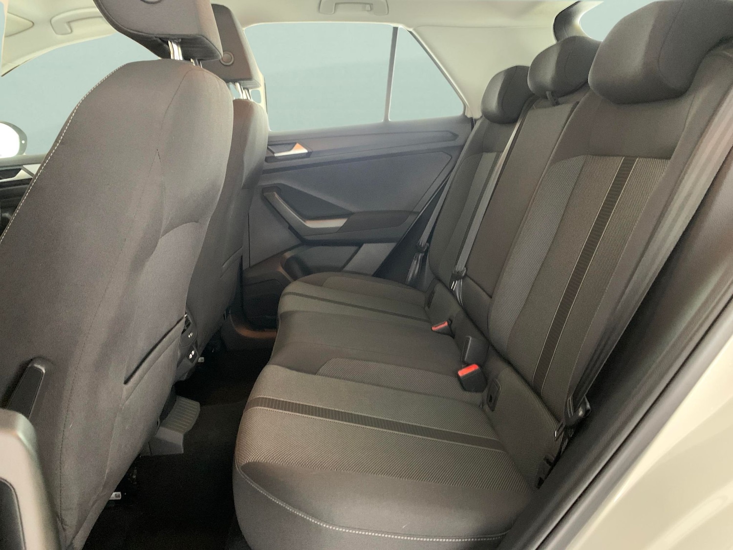 Used Volkswagen T-Roc for sale - 77873010: Photo 25