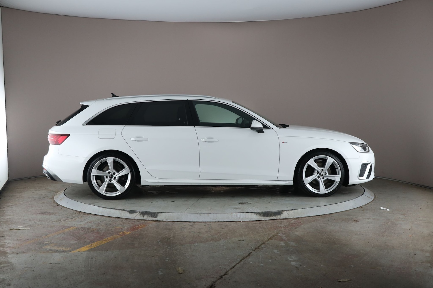 Used Audi A4 2023 for sale - 76542604: Photo 10