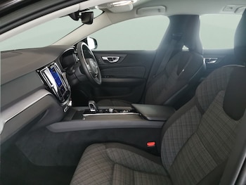 Used Volvo V60 2023 for sale - 78792701: Photo