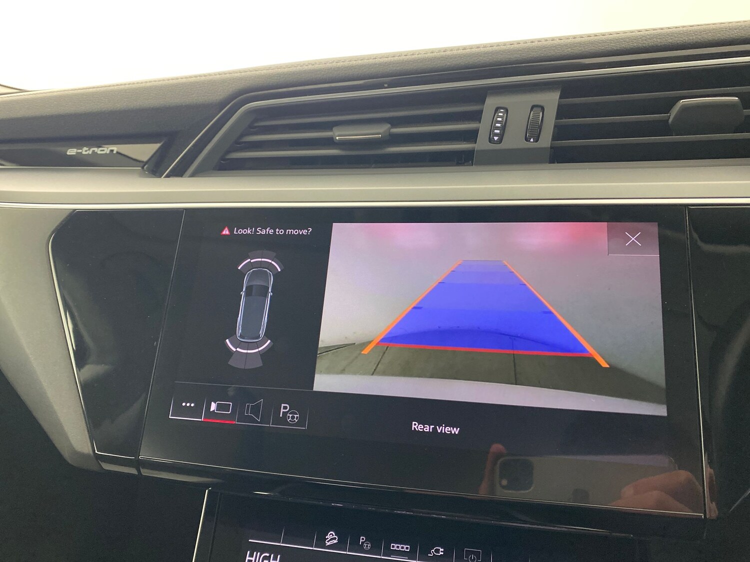 Used Audi e-tron 2022 for sale - 77746481: Photo 6