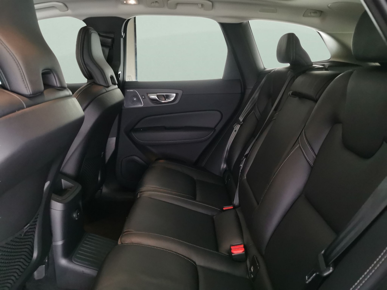 Used Volvo XC60 2022 for sale - 77241196: Photo 34