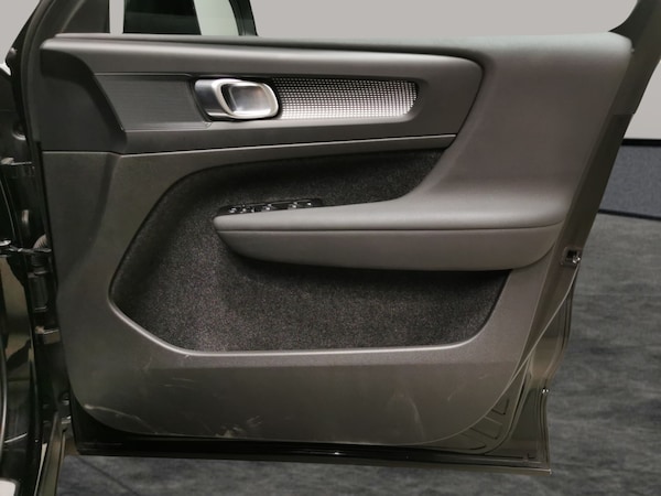 Used Volvo XC40 2022 for sale - 76248957: Photo 42