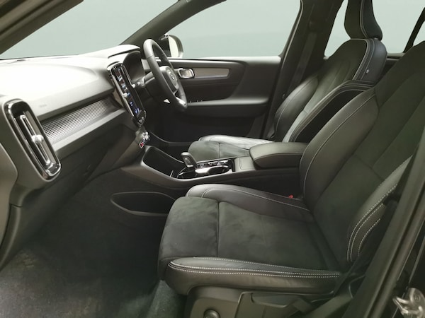 Used Volvo XC40 2022 for sale - 76248957: Photo 4