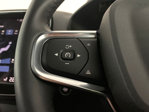 Used Volvo XC40 2022 for sale - 76255735: Photo 32