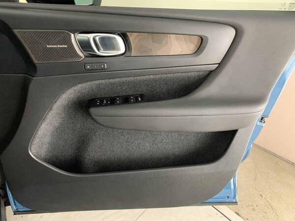 Used Volvo XC40 2022 for sale - 76255735: Photo 46