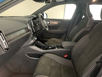 Used Volvo XC40 2022 for sale - 76255735: Photo 4