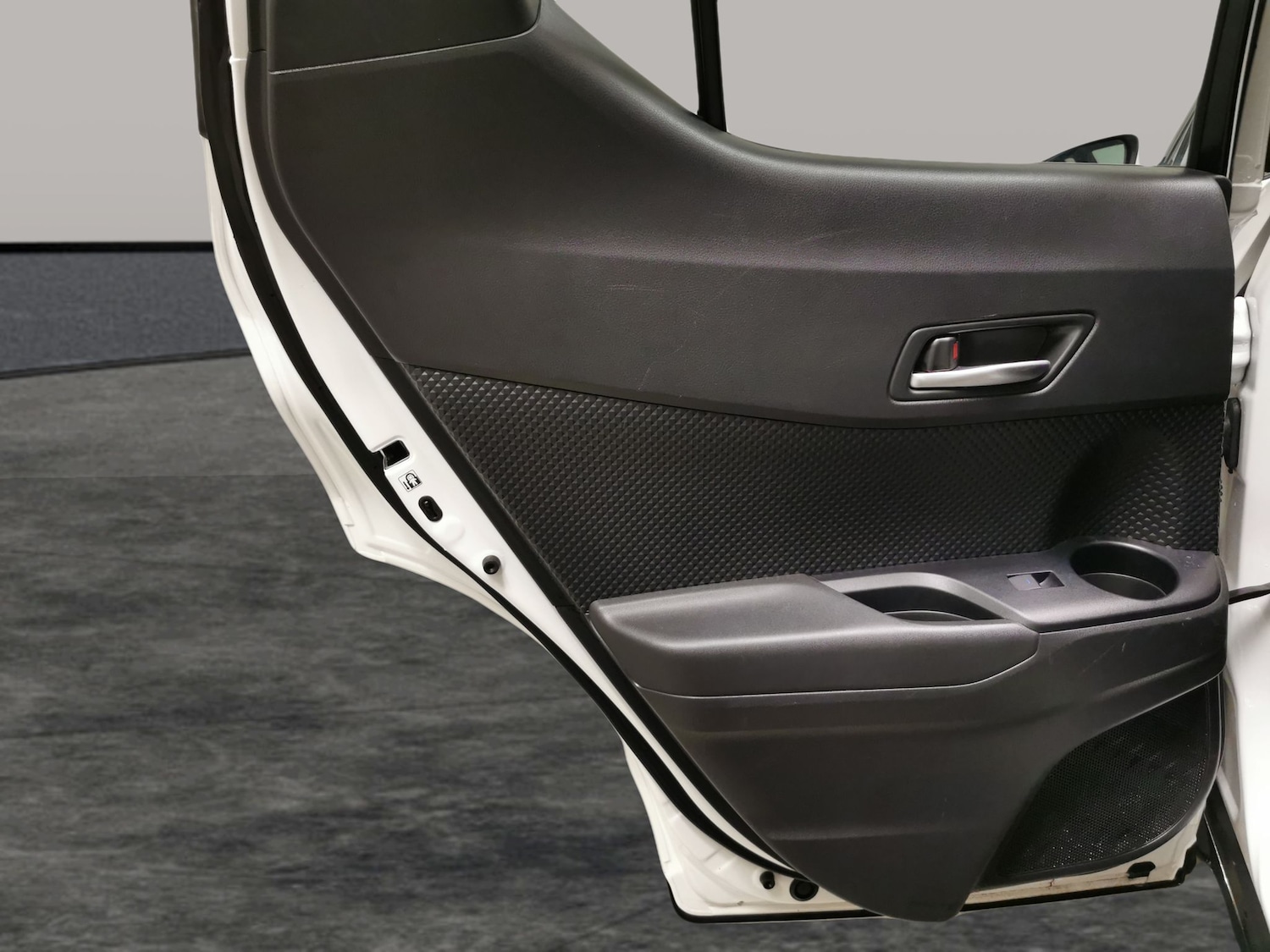 Used Toyota C-HR 2023 for sale - 77934715: Photo 24