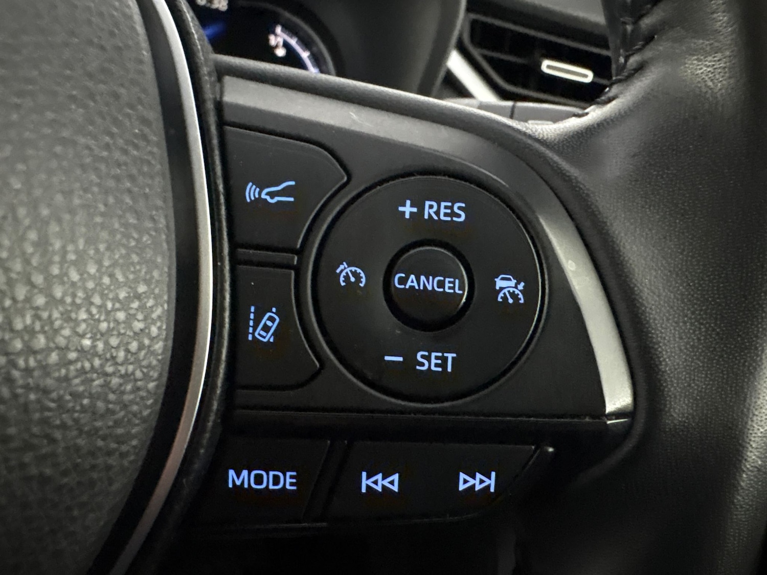 Used Toyota RAV4 2021 for sale - 76171400: Photo 25