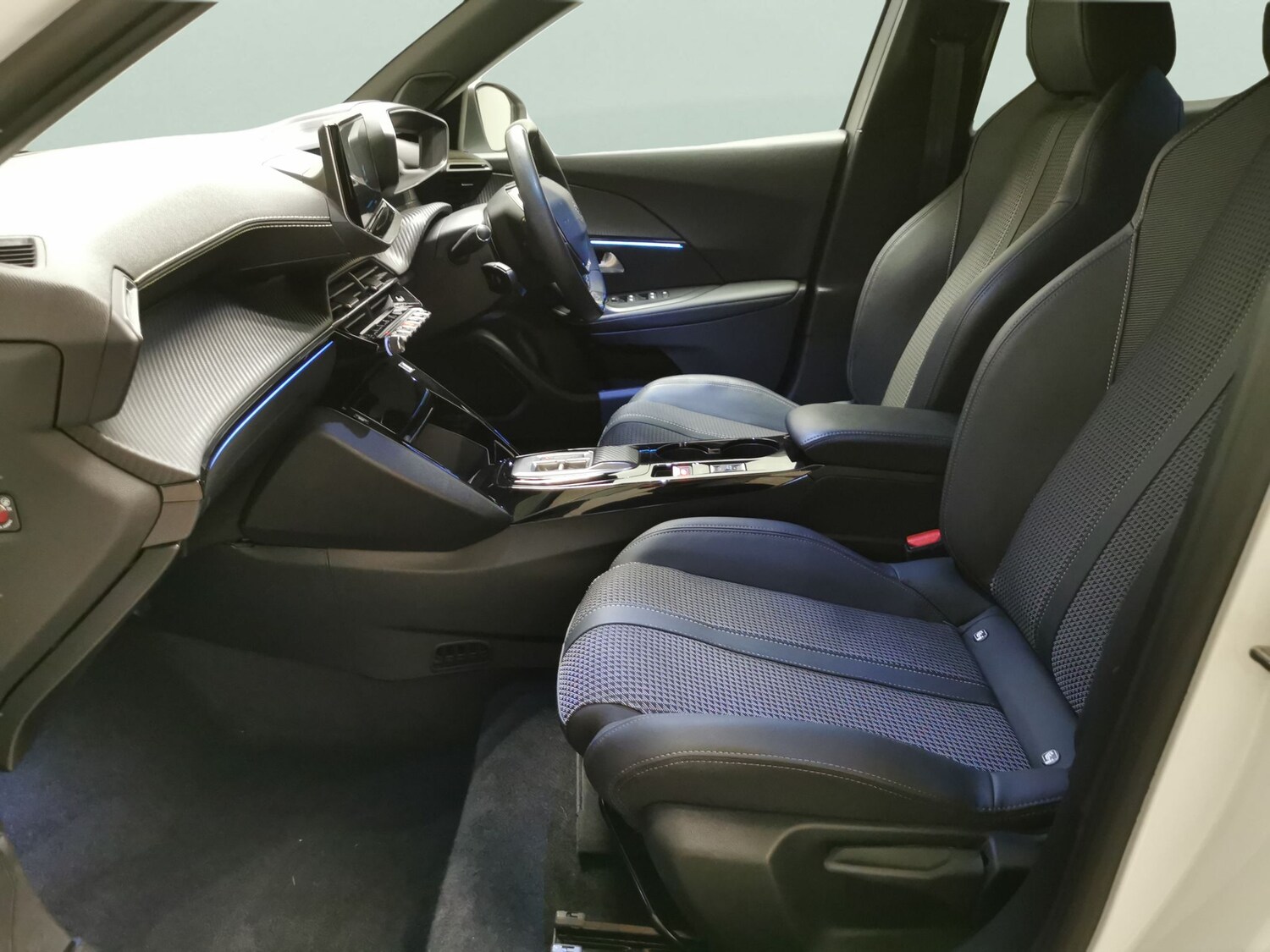 Used Peugeot 2008 2022 for sale - 76980537: Photo 4