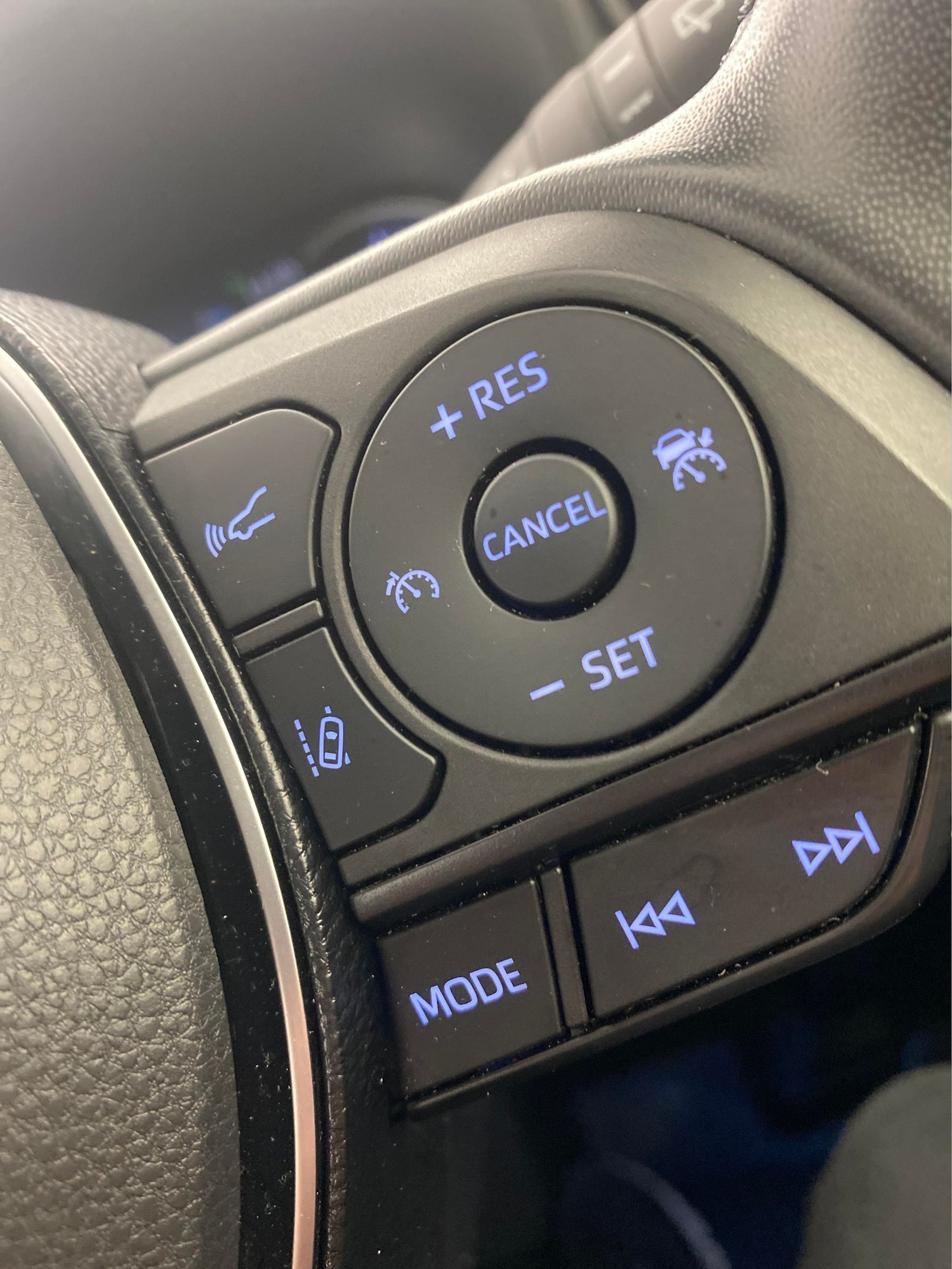 Used Toyota RAV4 2020 for sale - 76147159: Photo 28