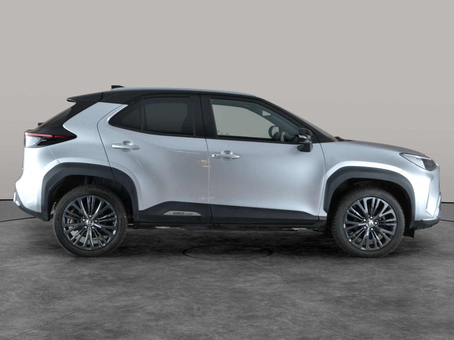 Used Toyota Yaris Cross 2022 for sale - 76958331: Photo 9