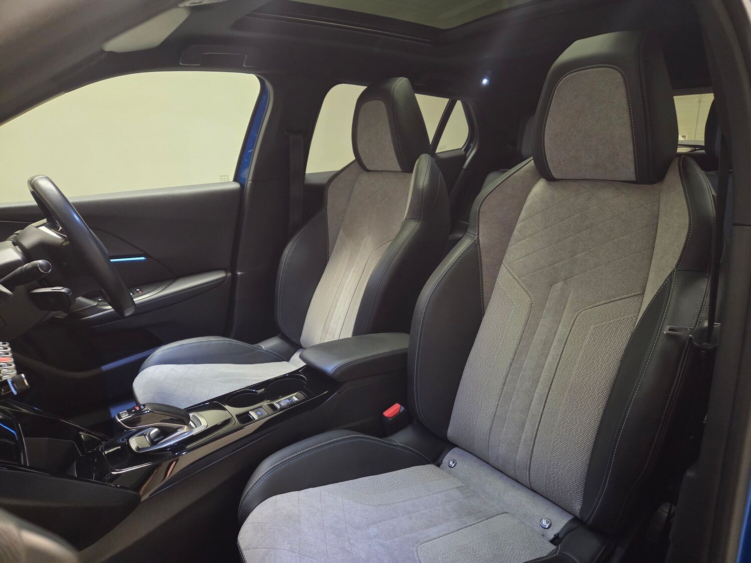 Used Peugeot 2008 2021 for sale - 77542991: Photo 6