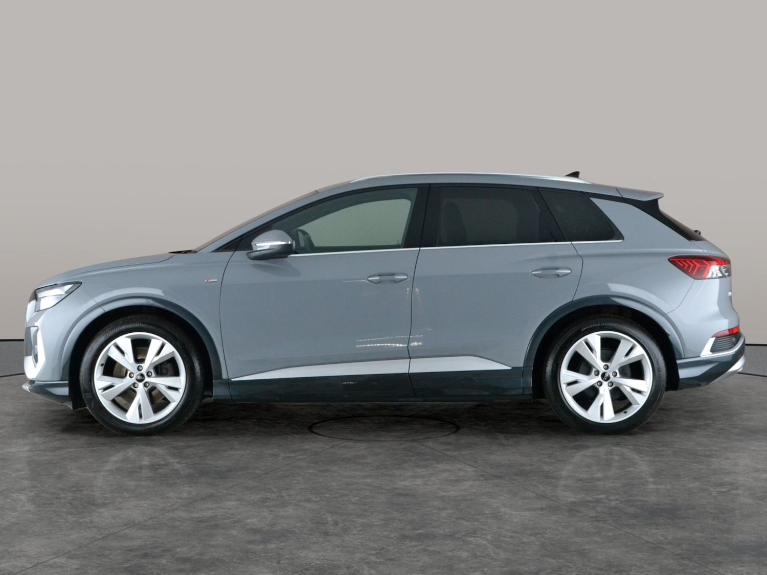 Used Audi Q4 e-tron 2023 for sale - 77240622: Photo 13