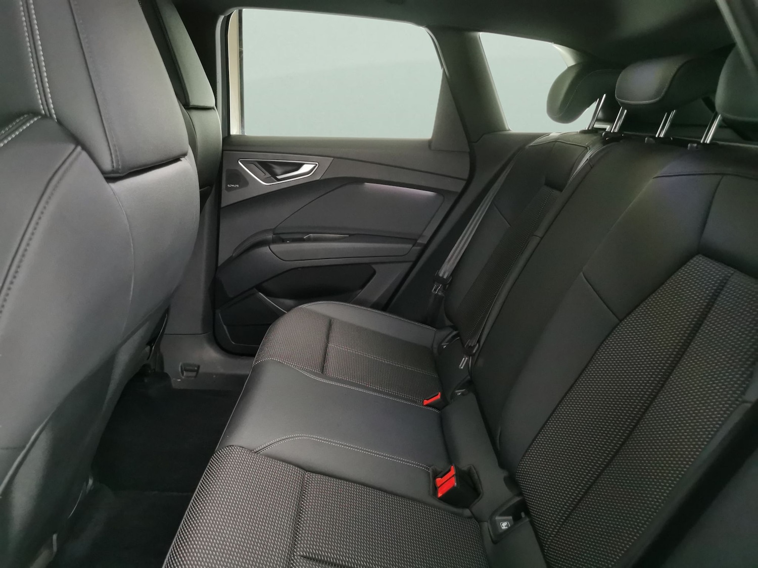 Used Audi Q4 e-tron 2023 for sale - 77240622: Photo 29