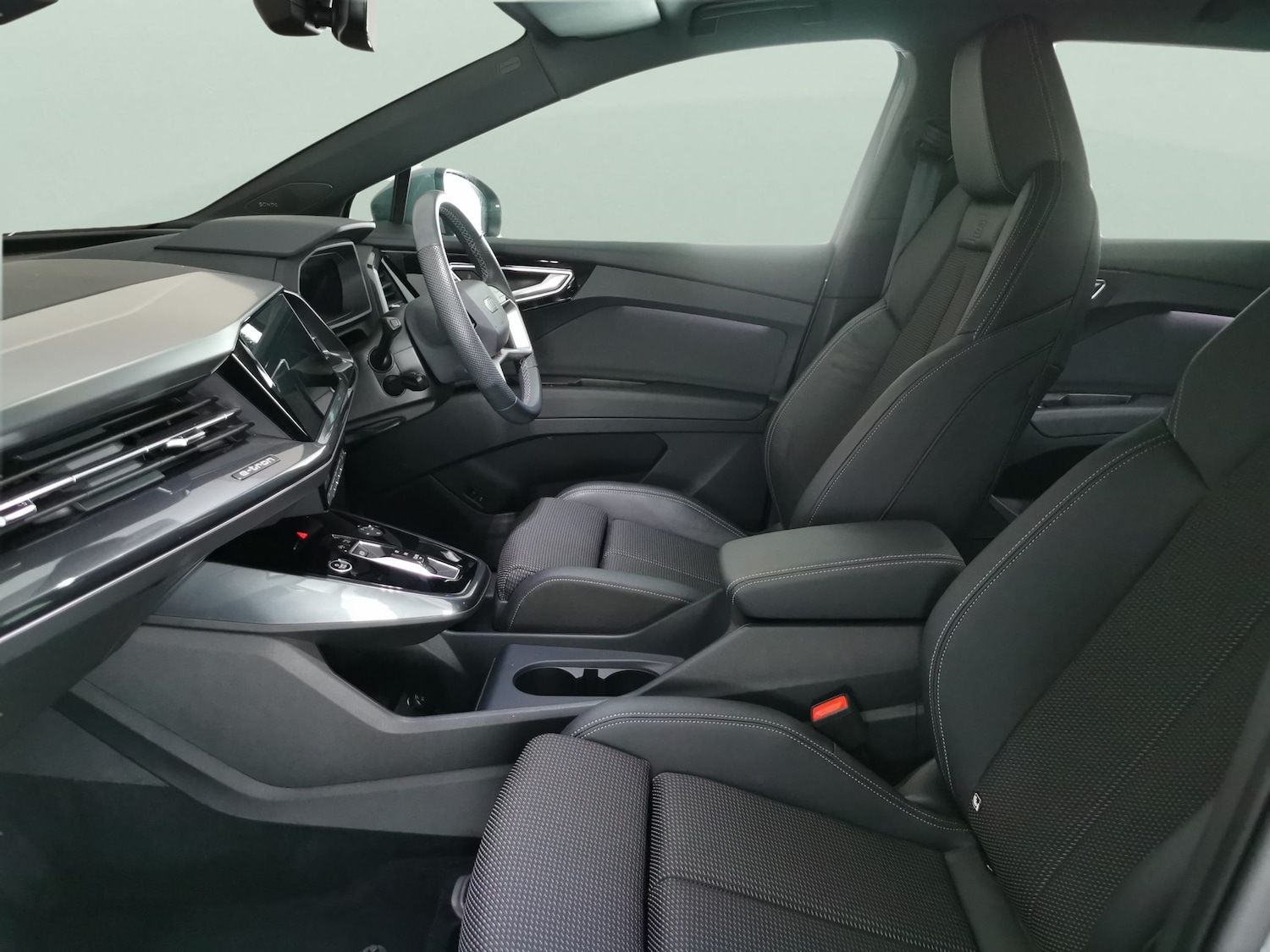 Used Audi Q4 e-tron 2023 for sale - 77240622: Photo 4