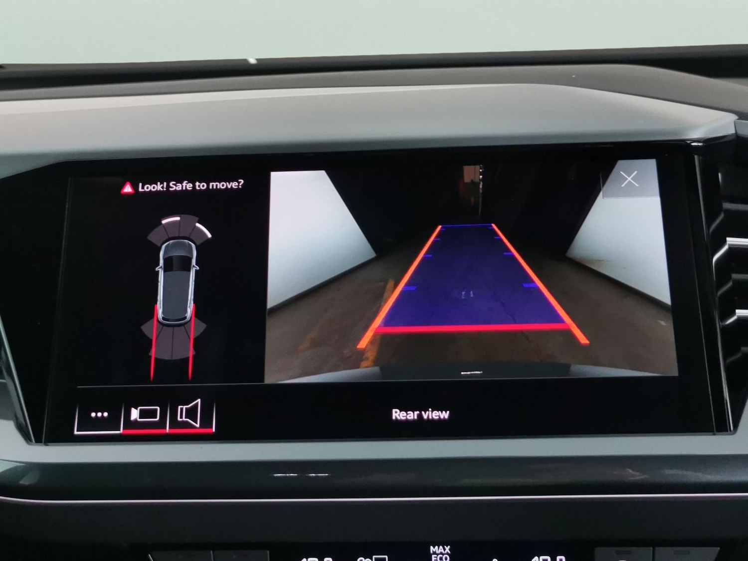 Used Audi Q4 e-tron 2023 for sale - 77240622: Photo 6