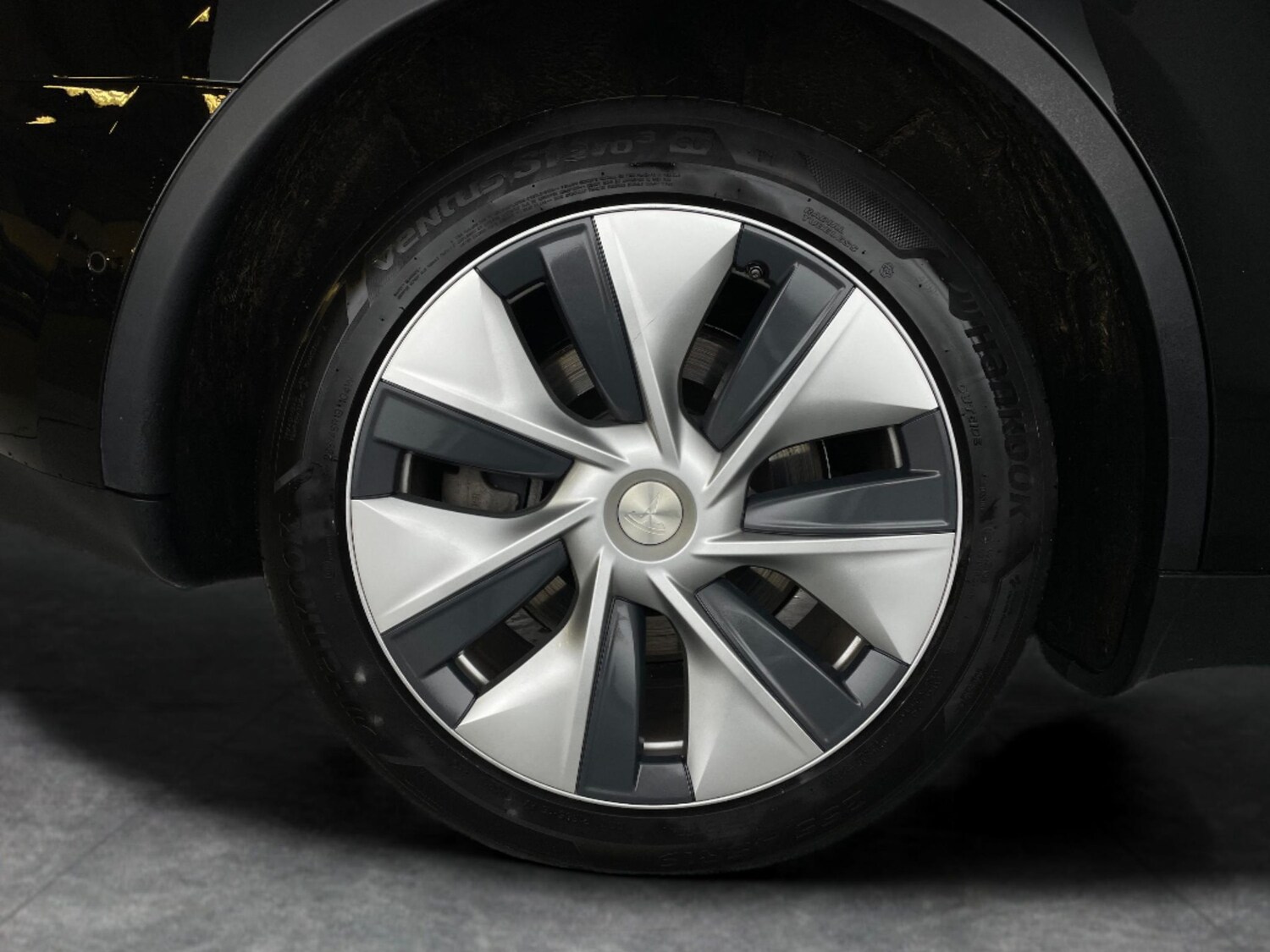 Used Tesla Model Y 2022 for sale - 77932410: Photo 35