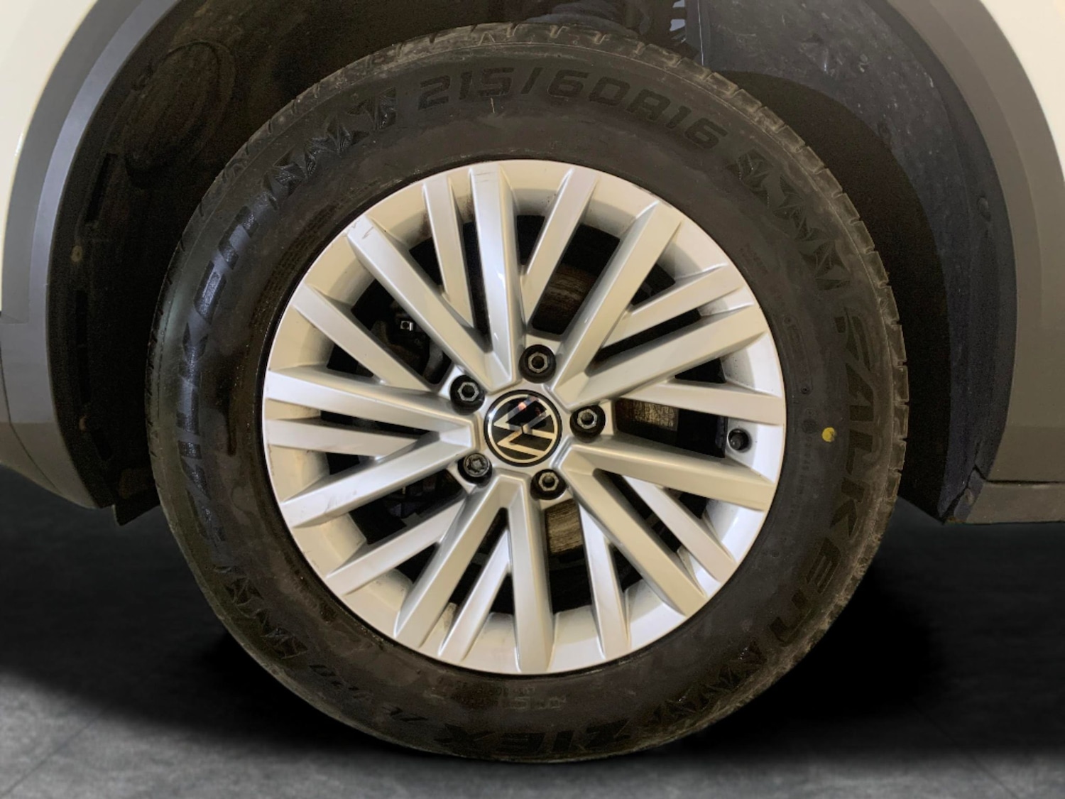 Used Volkswagen T-Roc 2023 for sale - 77160937: Photo 16