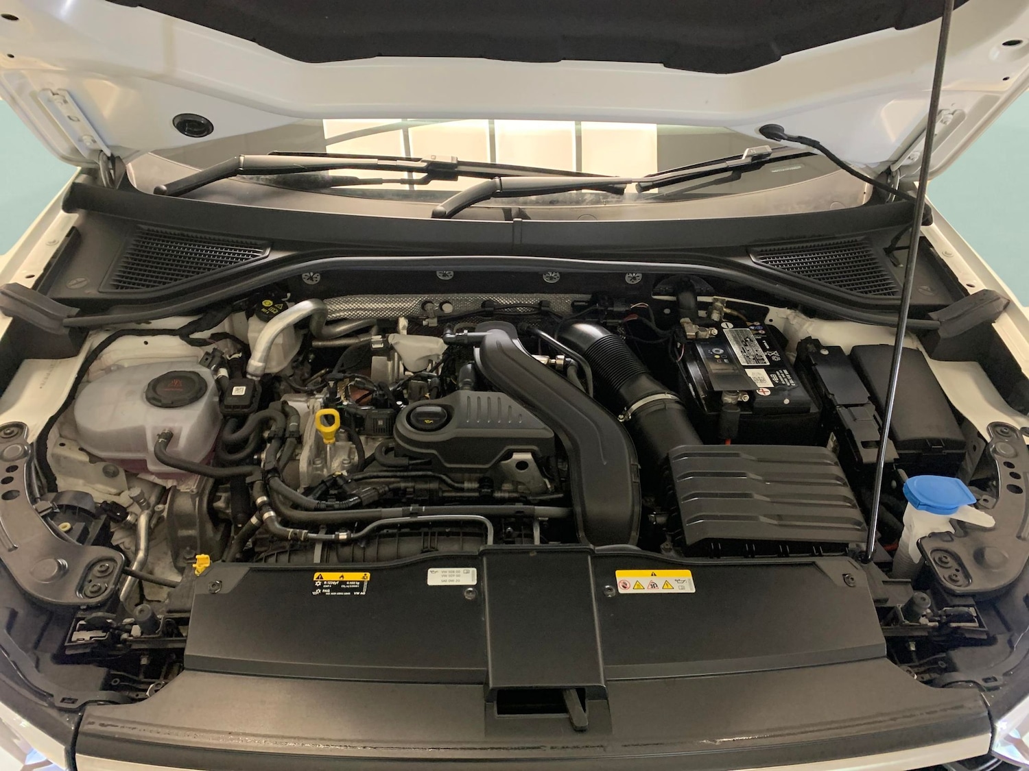 Used Volkswagen T-Roc 2023 for sale - 77160937: Photo 25