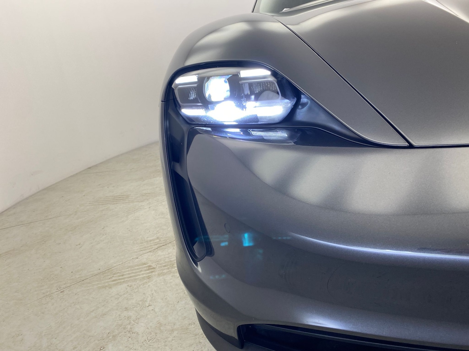 Used Porsche Taycan 2020 for sale - 77493096: Photo 20