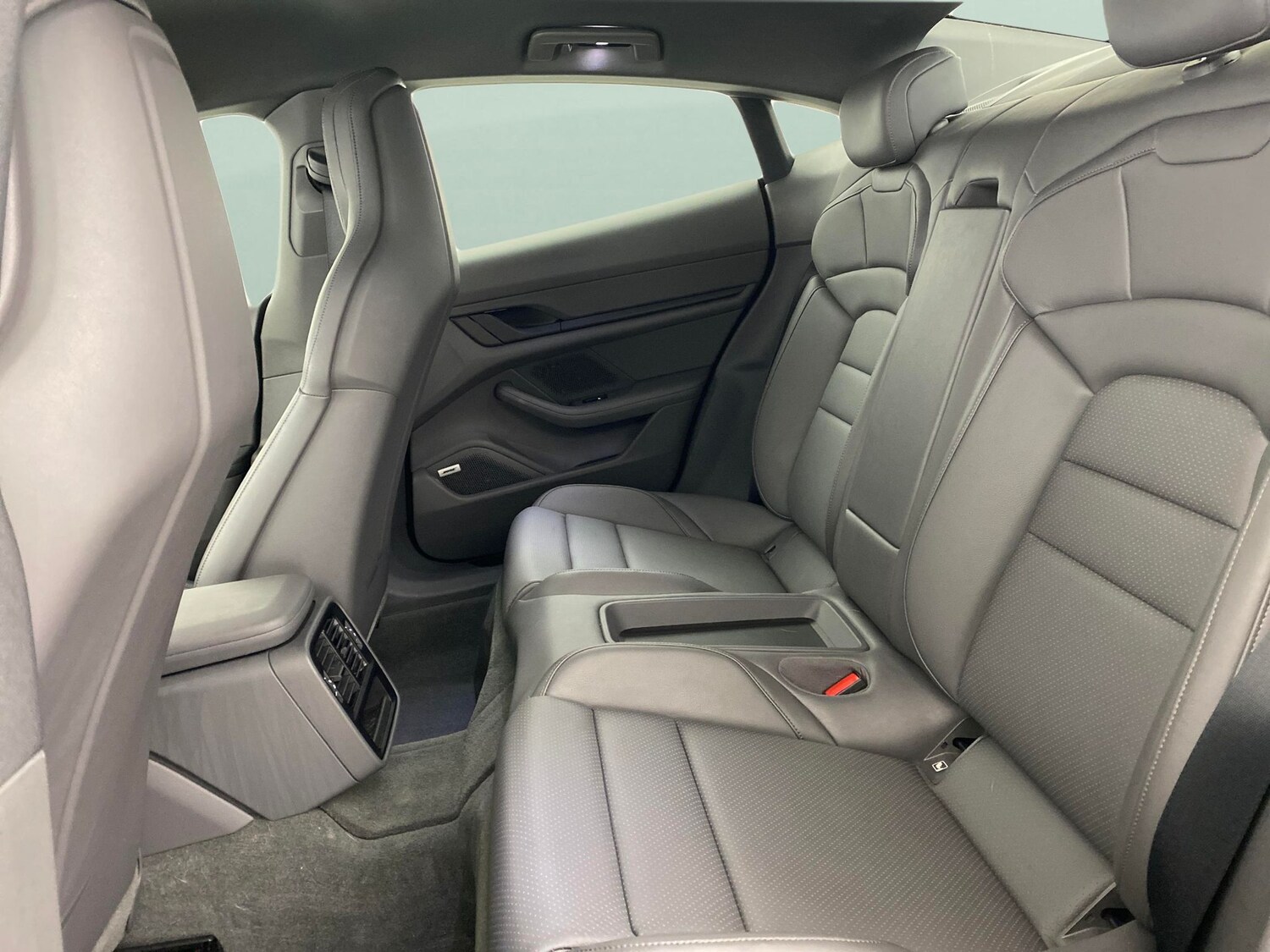 Used Porsche Taycan 2020 for sale - 77493096: Photo 27