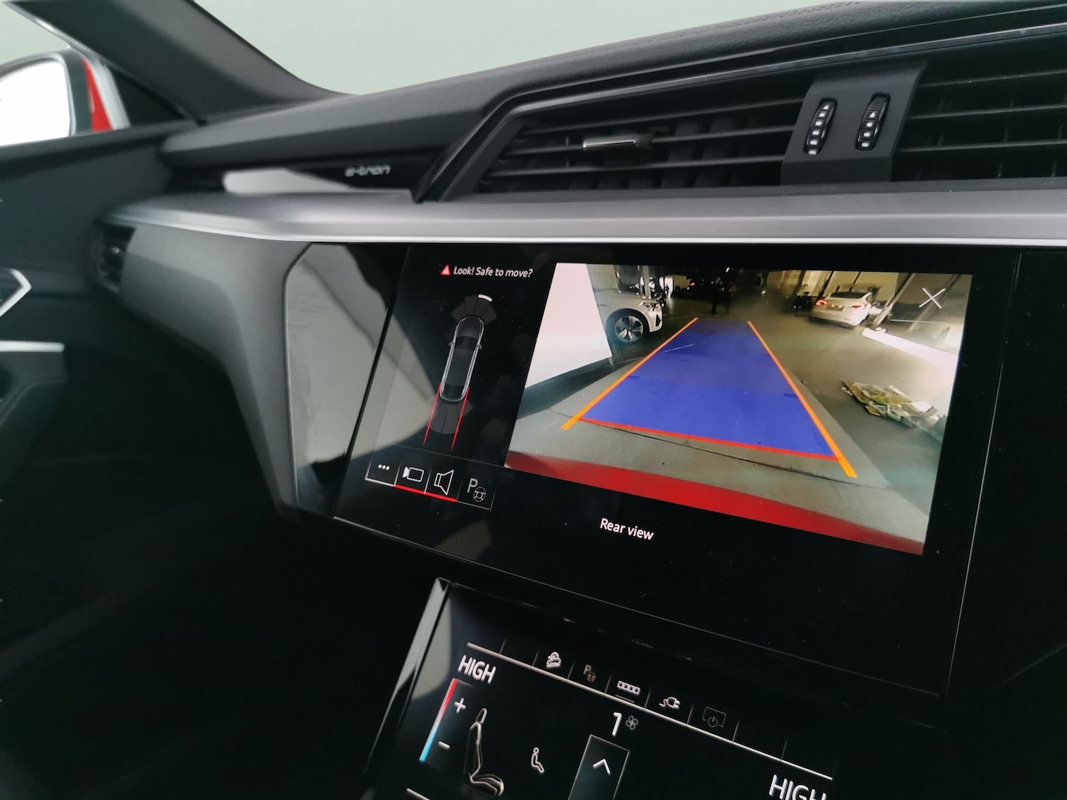 Used Audi e-tron 2022 for sale - 77274514: Photo 6