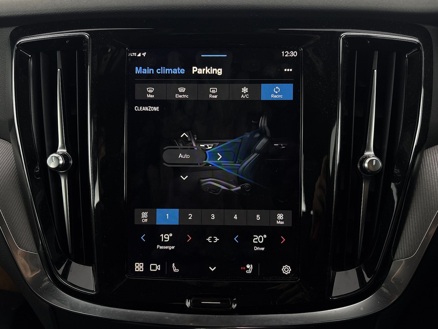 Used Volvo V60 2022 for sale - 77180485: Photo 27