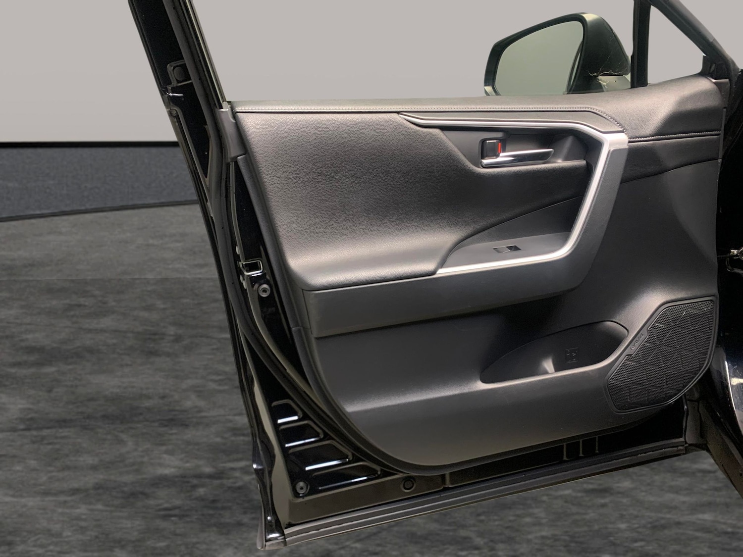 Used Toyota RAV4 2021 for sale - 76948833: Photo 27