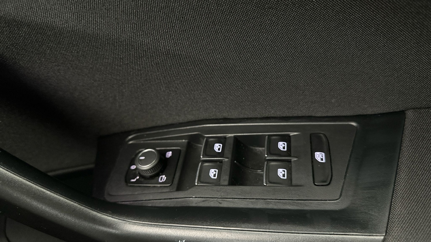 Used Volkswagen T-Roc 2022 for sale - 76526030: Photo 12