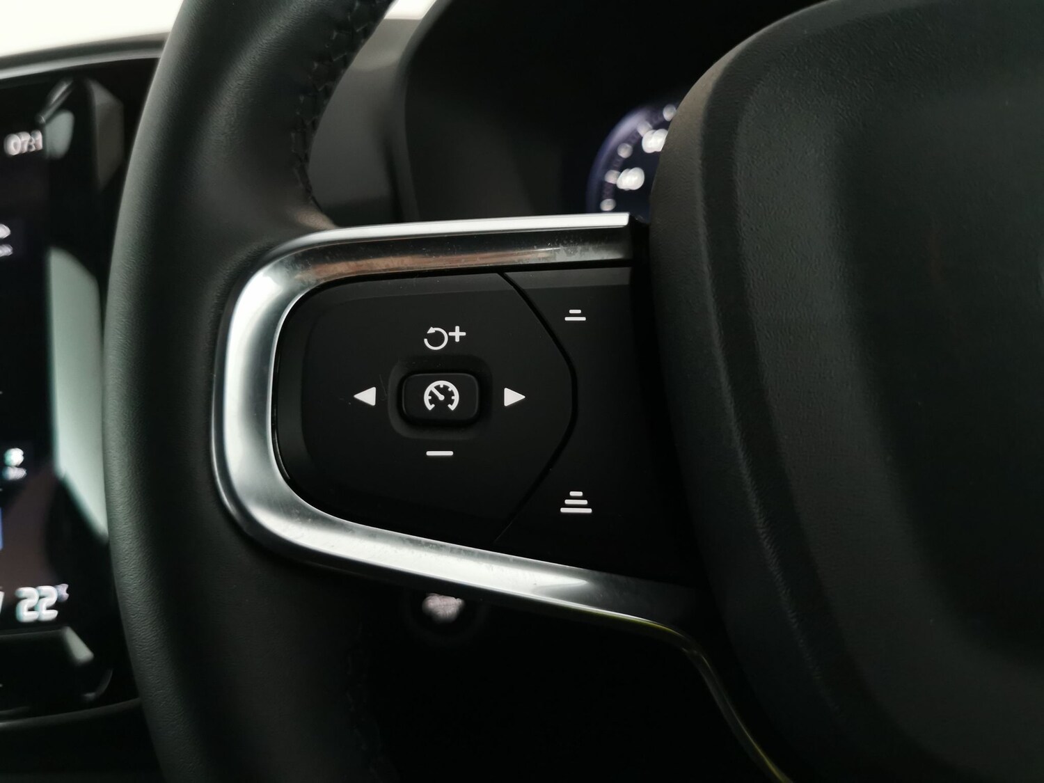 Used Volvo XC40 2022 for sale - 77447850: Photo 23