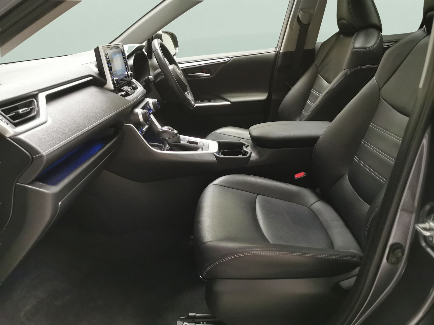 Used Toyota RAV4 2021 for sale - 77932446: Photo 4