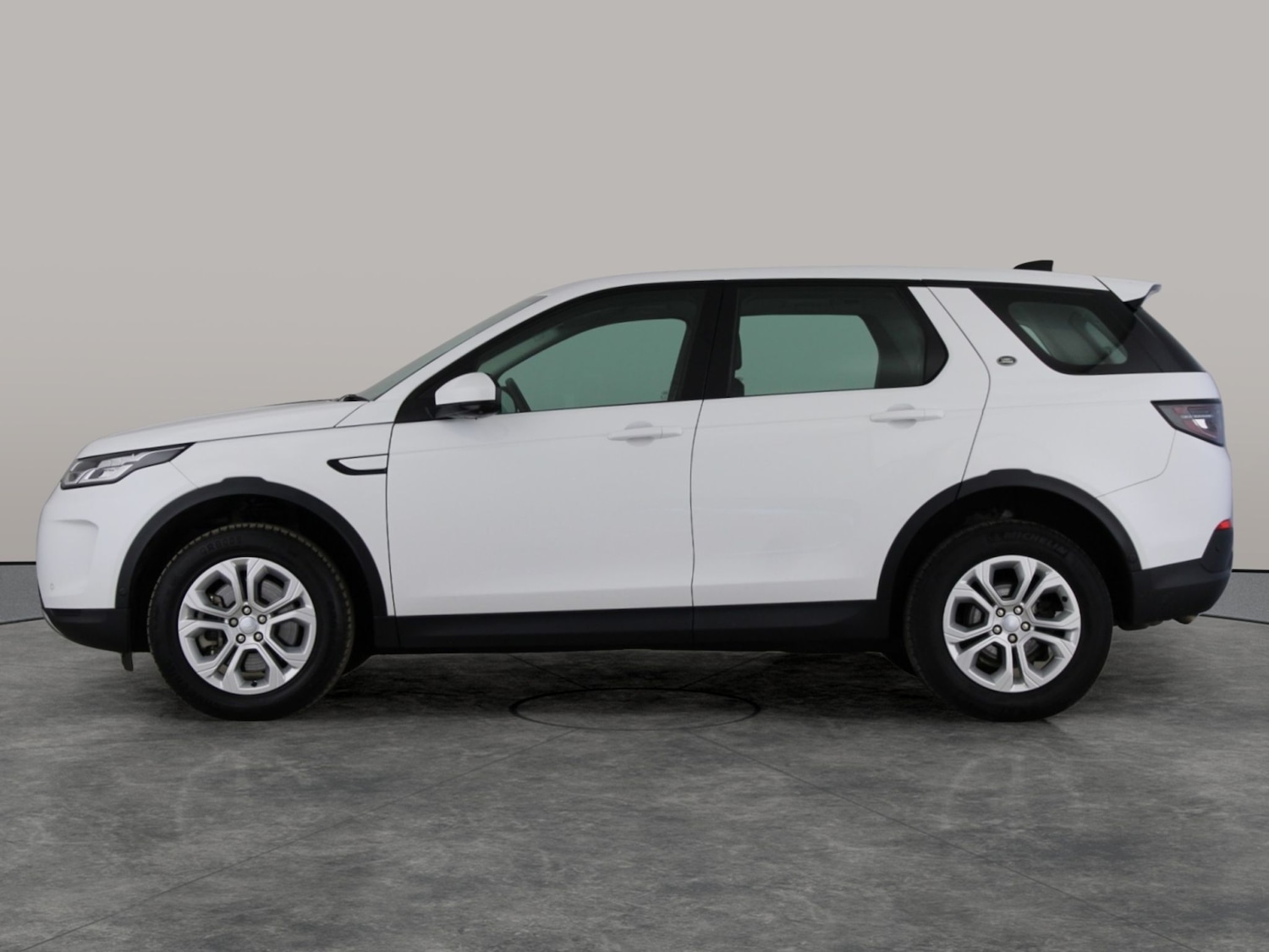 Used Land Rover Discovery Sport 2022 for sale - 77834059: Photo 9
