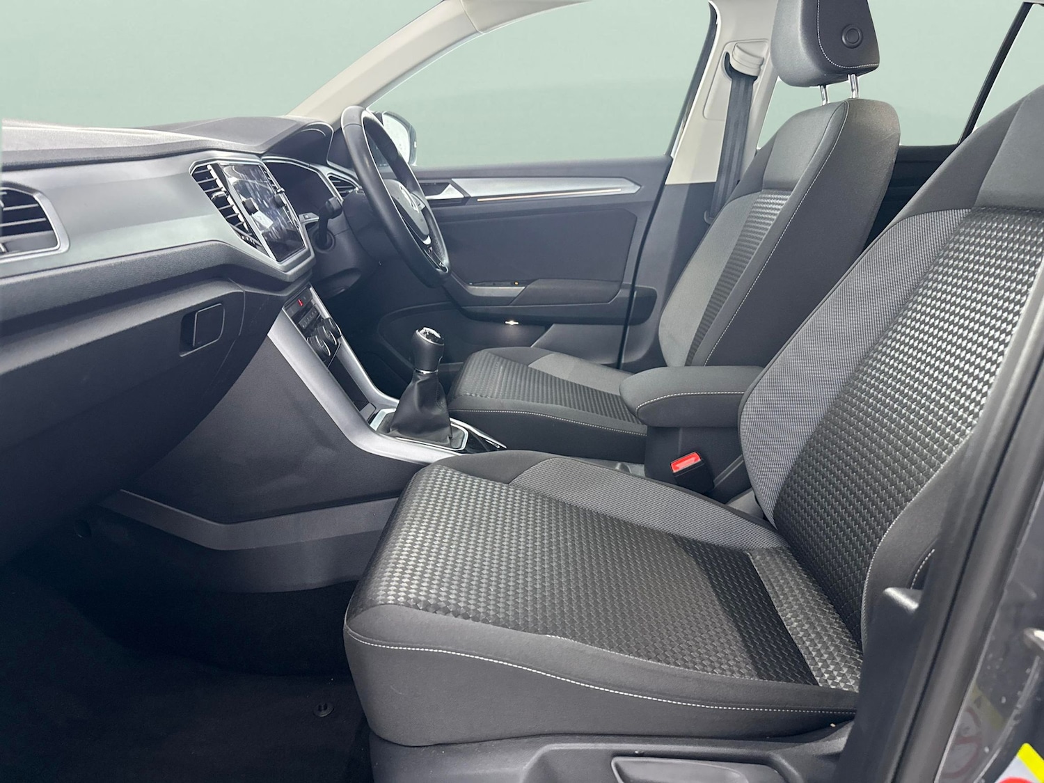 Used Volkswagen T-Roc 2021 for sale - 77296481: Photo 4