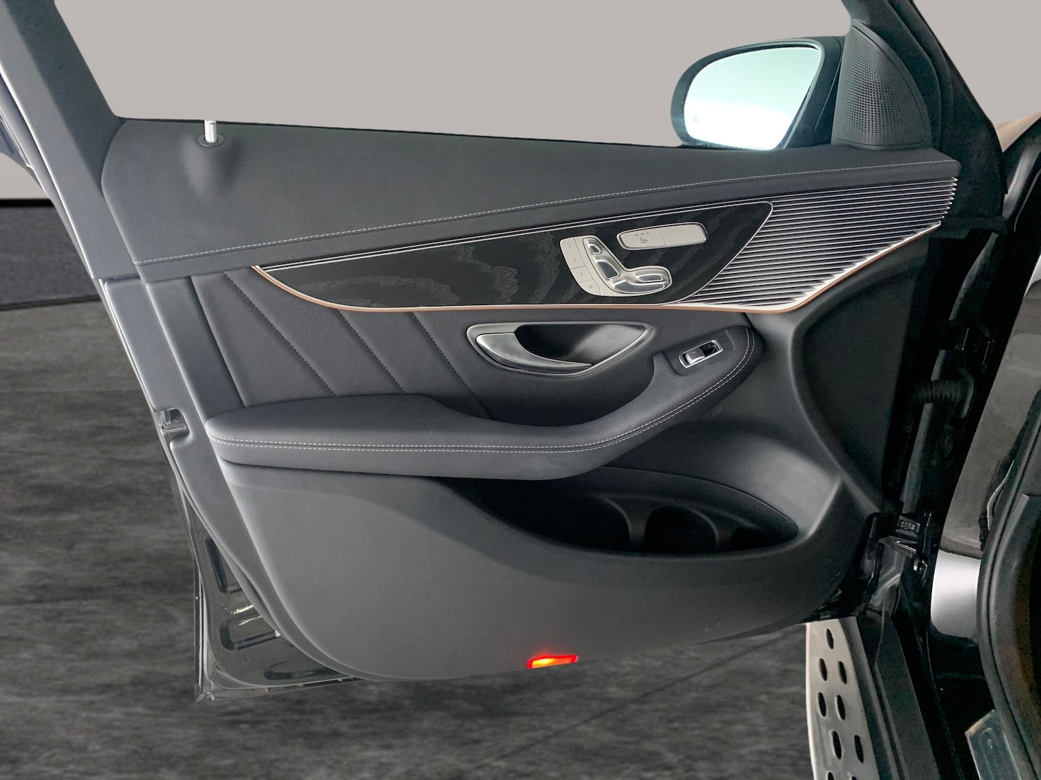 Used Mercedes-Benz EQC for sale - 76464245: Photo 44