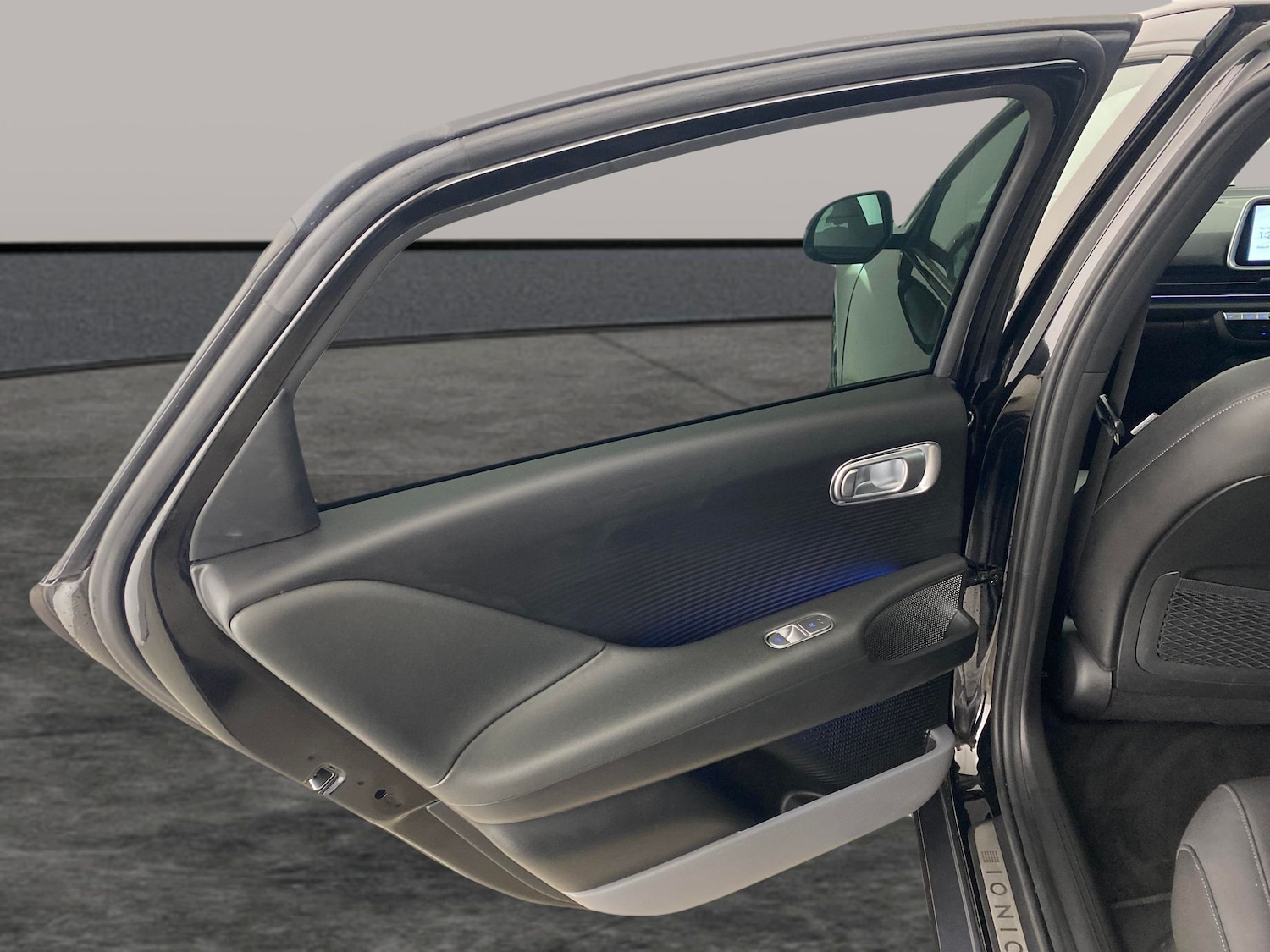 Used Hyundai IONIQ 6 2024 for sale - 77965733: Photo 32