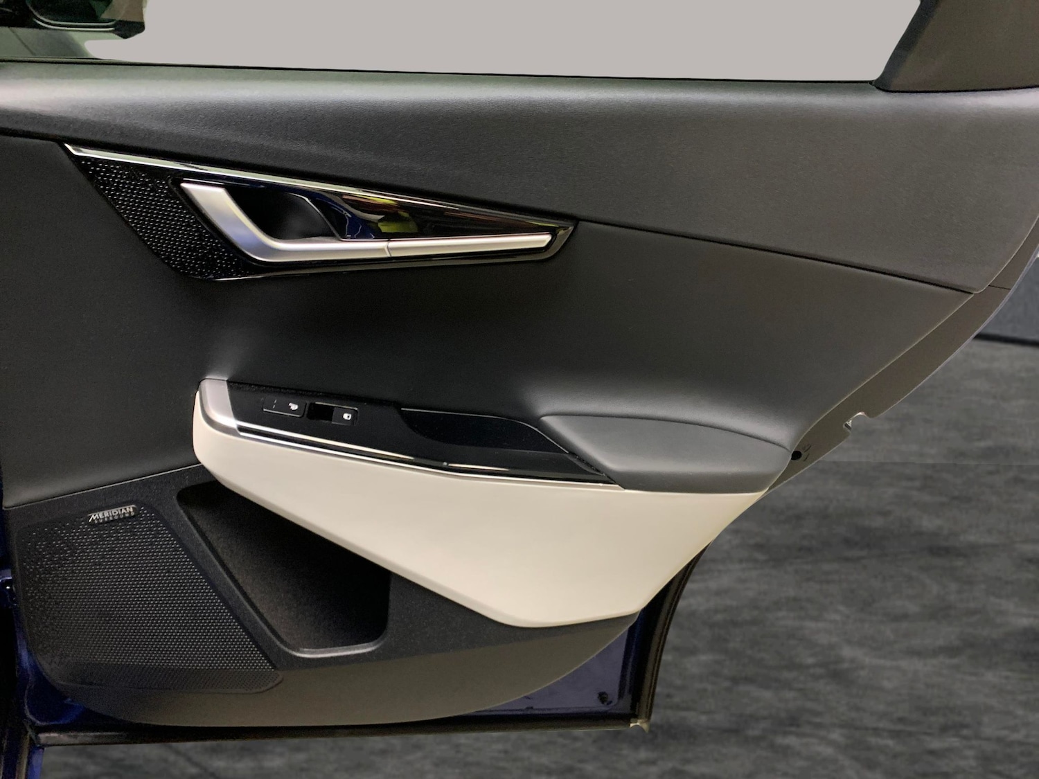 Used Kia EV6 2023 for sale - 76958330: Photo 36