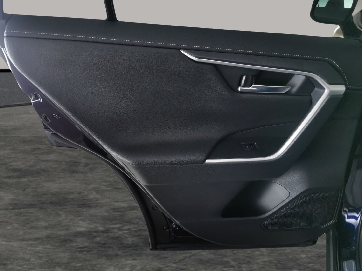 Used Toyota RAV4 2022 for sale - 77435478: Photo 28