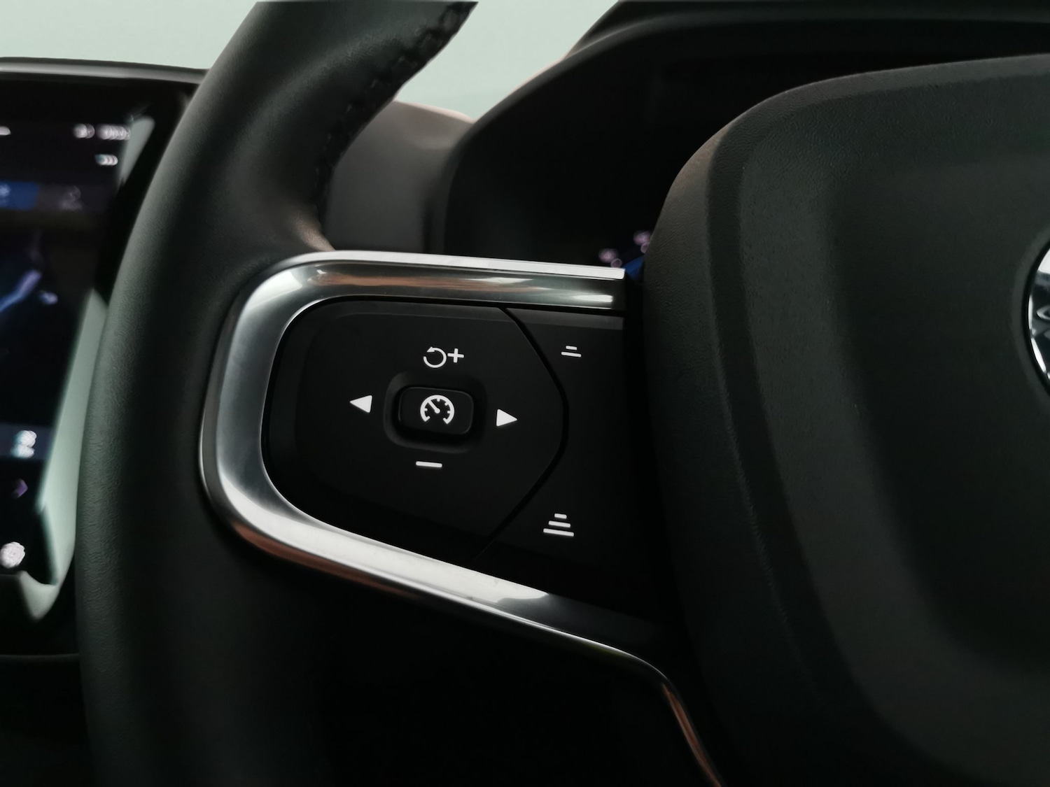 Used Volvo C40 2024 for sale - 76856875: Photo 21