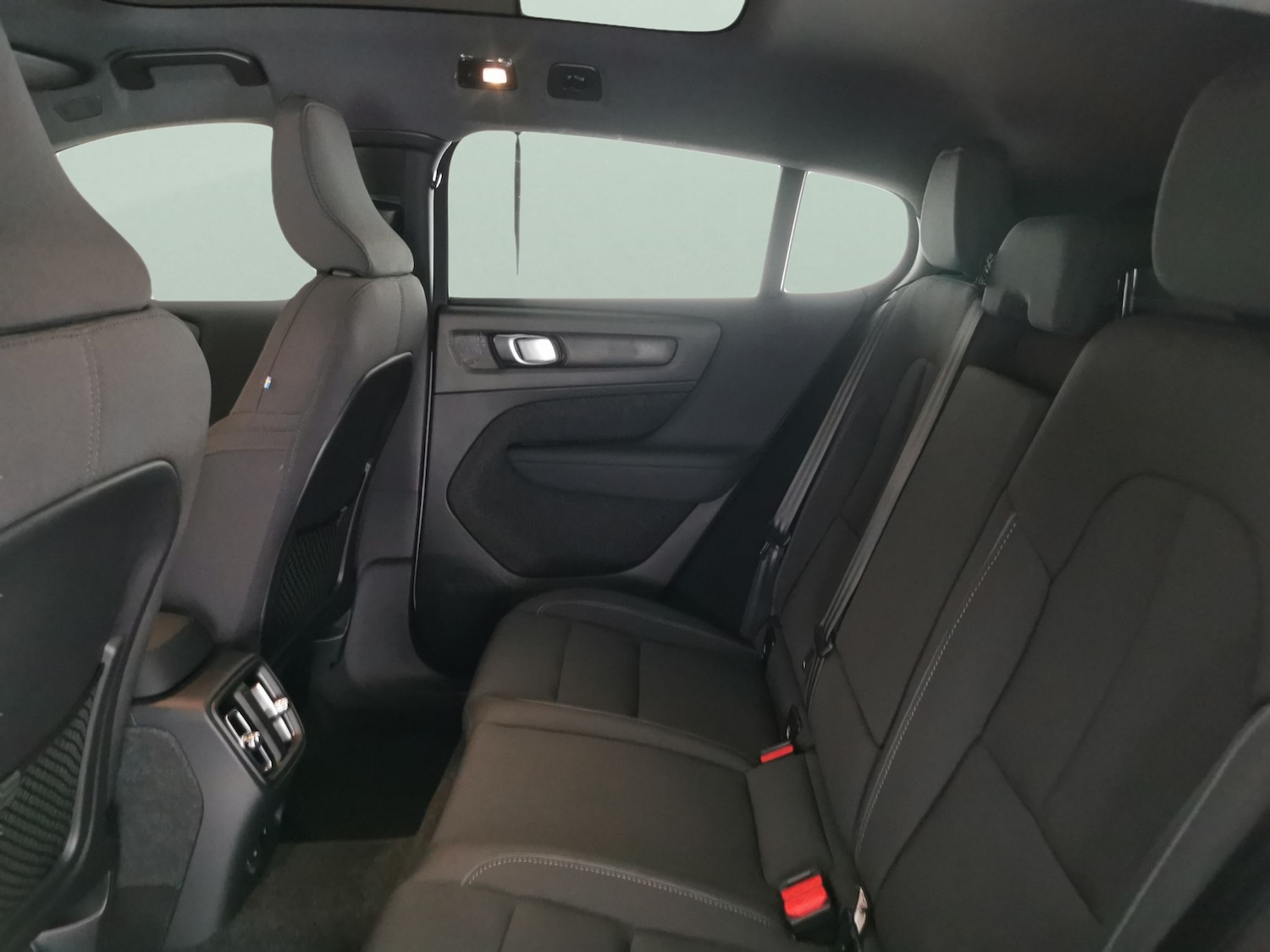 Used Volvo C40 2024 for sale - 76856875: Photo 27