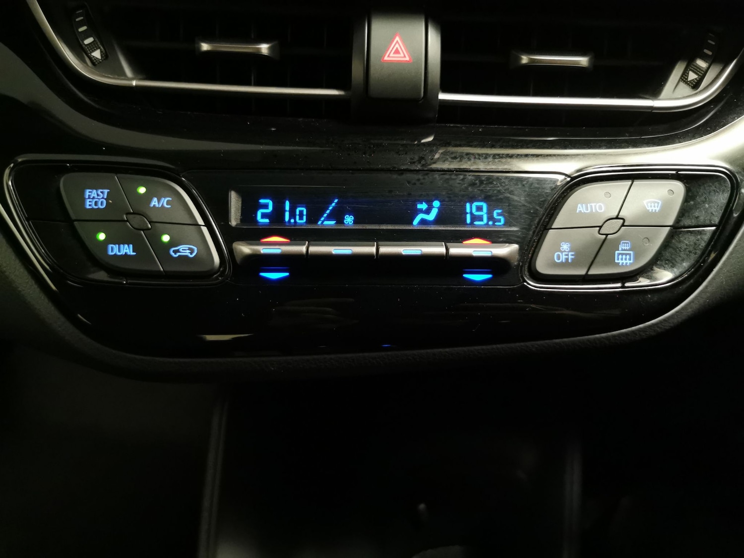 Used Toyota C-HR 2019 for sale - 76428490: Photo 21