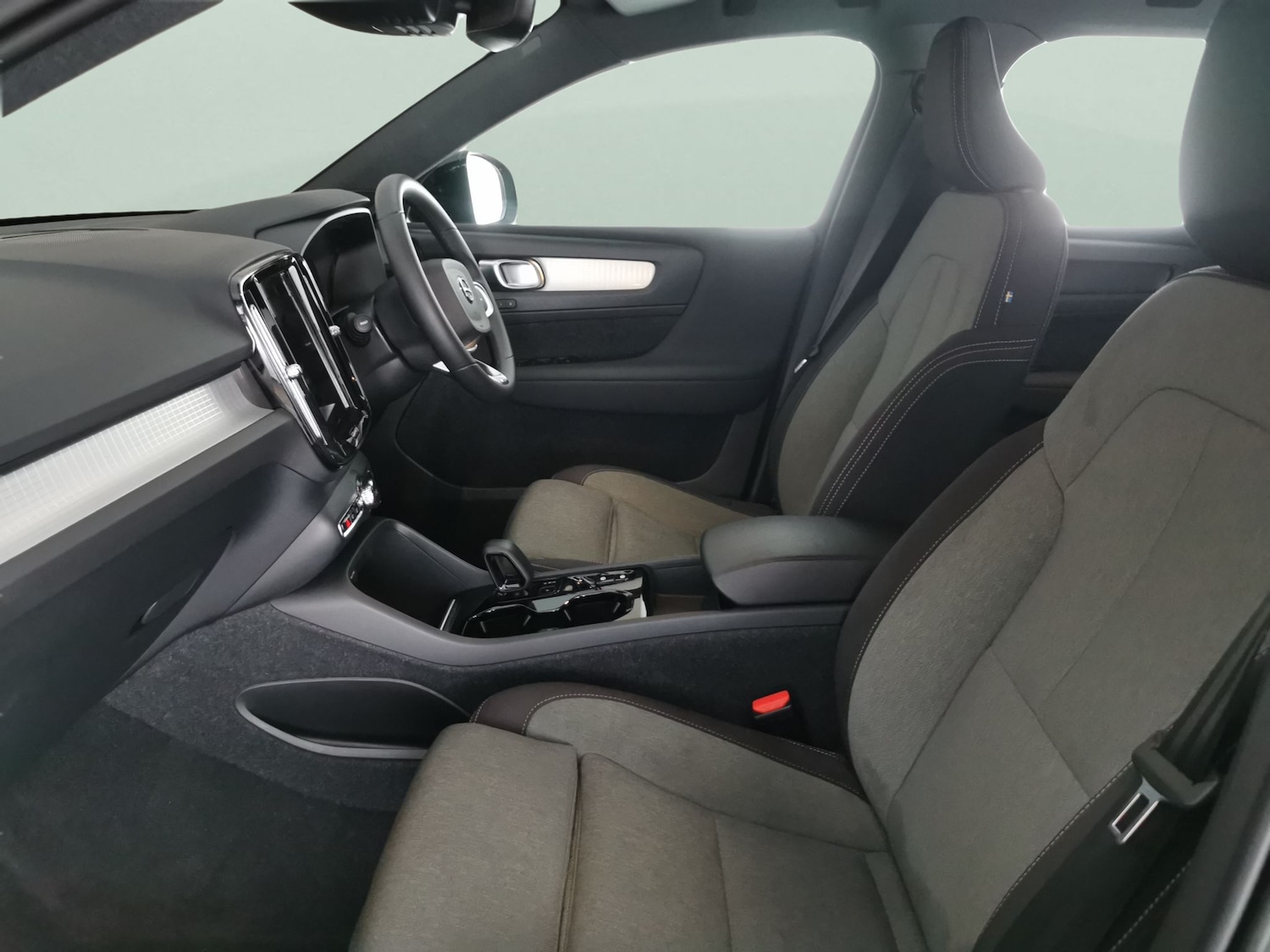 Used Volvo XC40 2022 for sale - 77708432: Photo 4