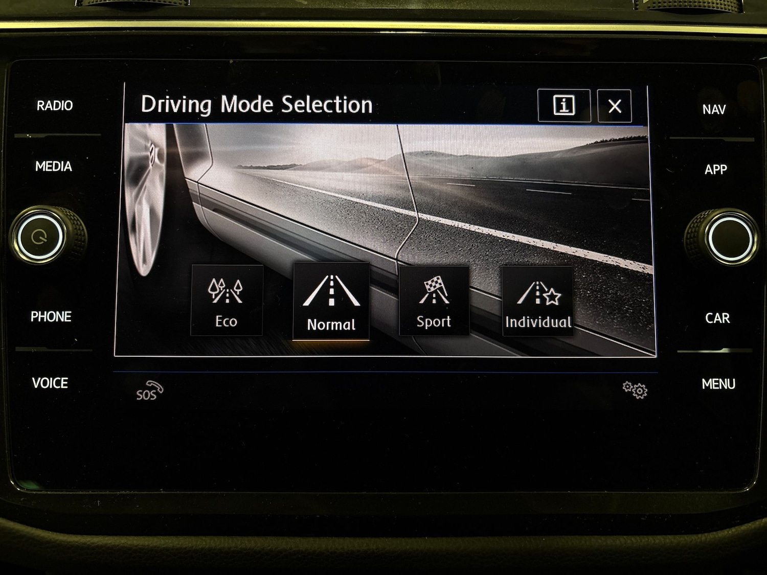 Used Volkswagen Tiguan 2020 for sale - 76420801: Photo 31