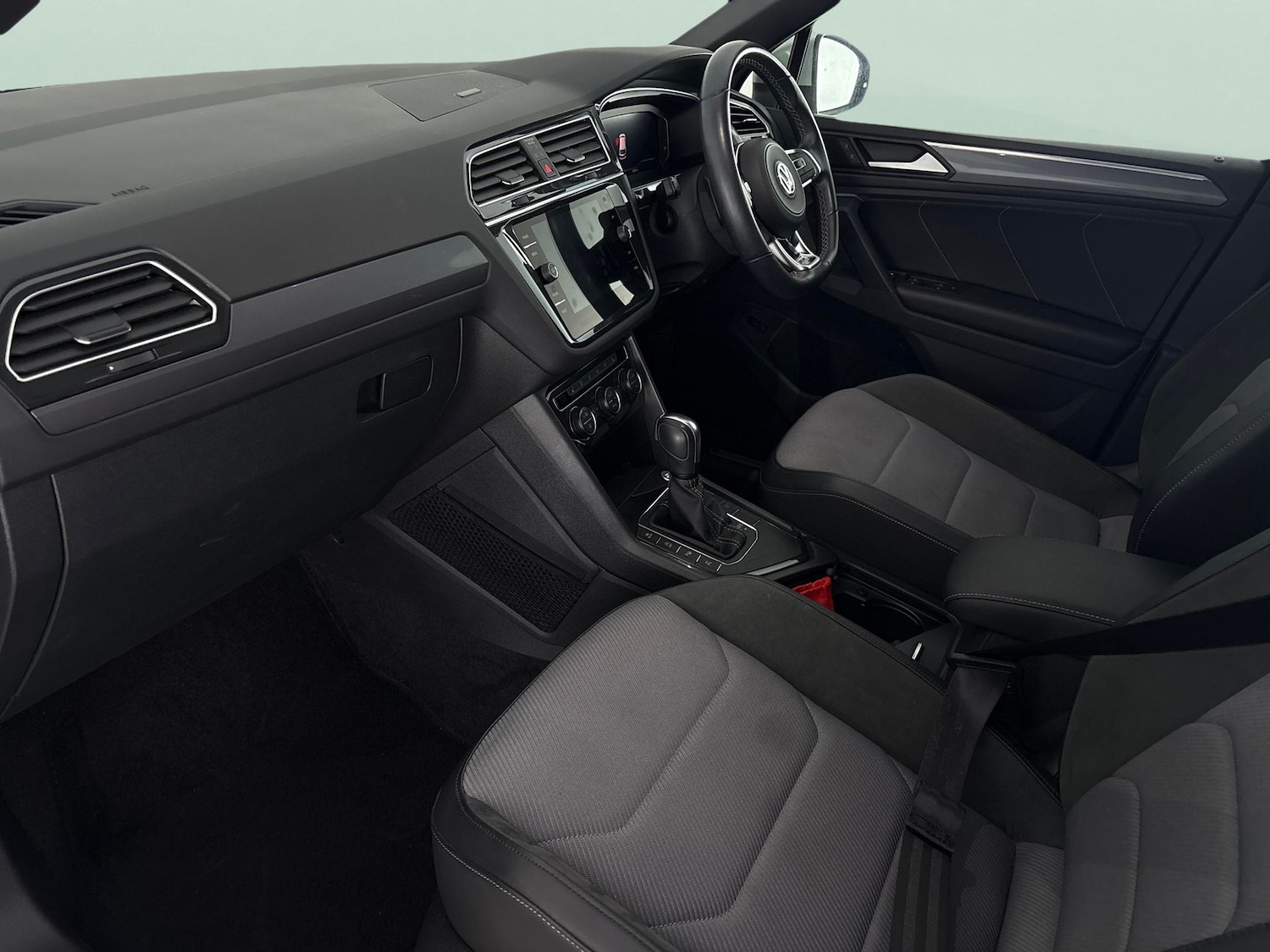 Used Volkswagen Tiguan 2020 for sale - 76420801: Photo 4