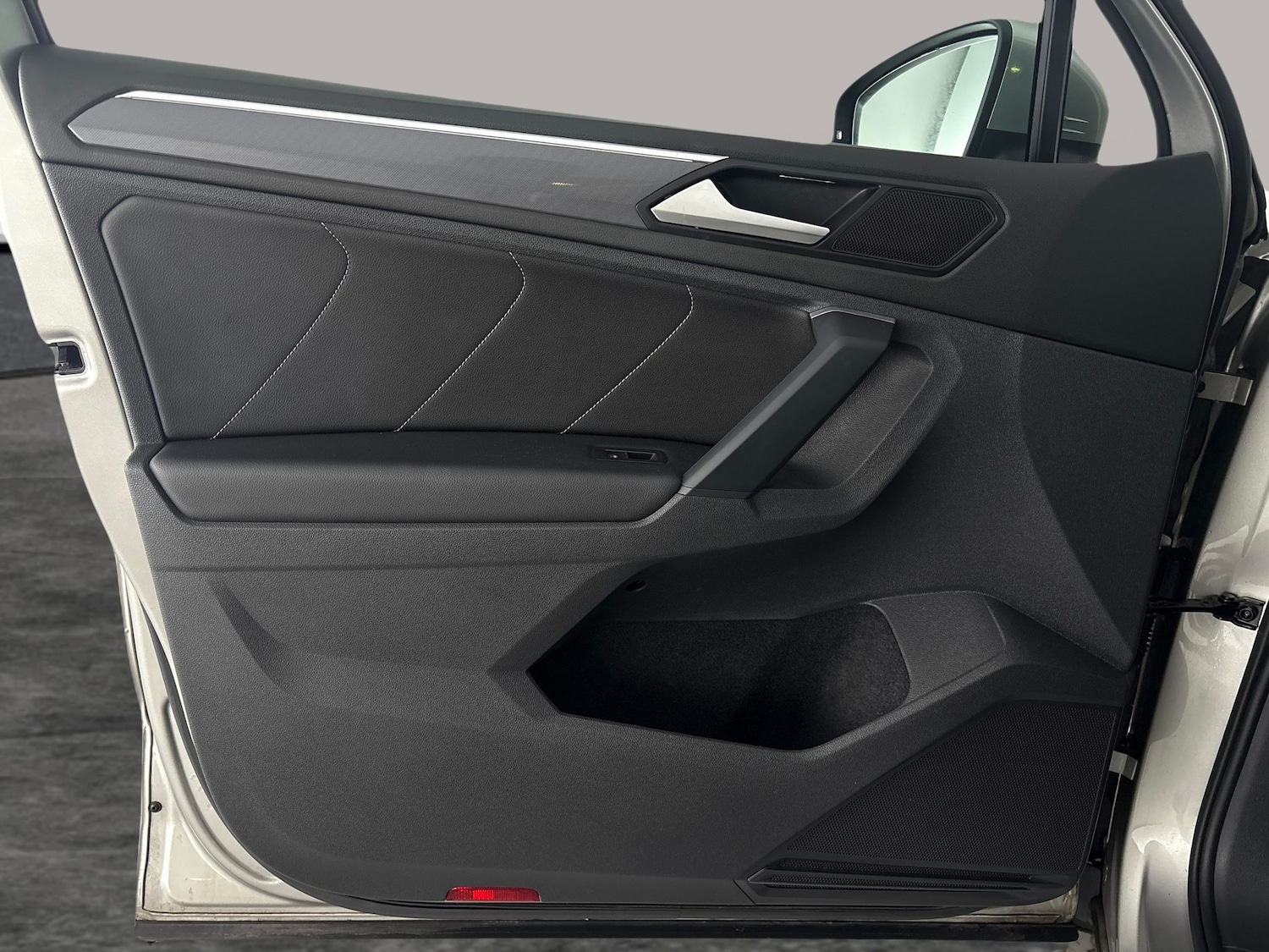 Used Volkswagen Tiguan 2020 for sale - 76420801: Photo 45