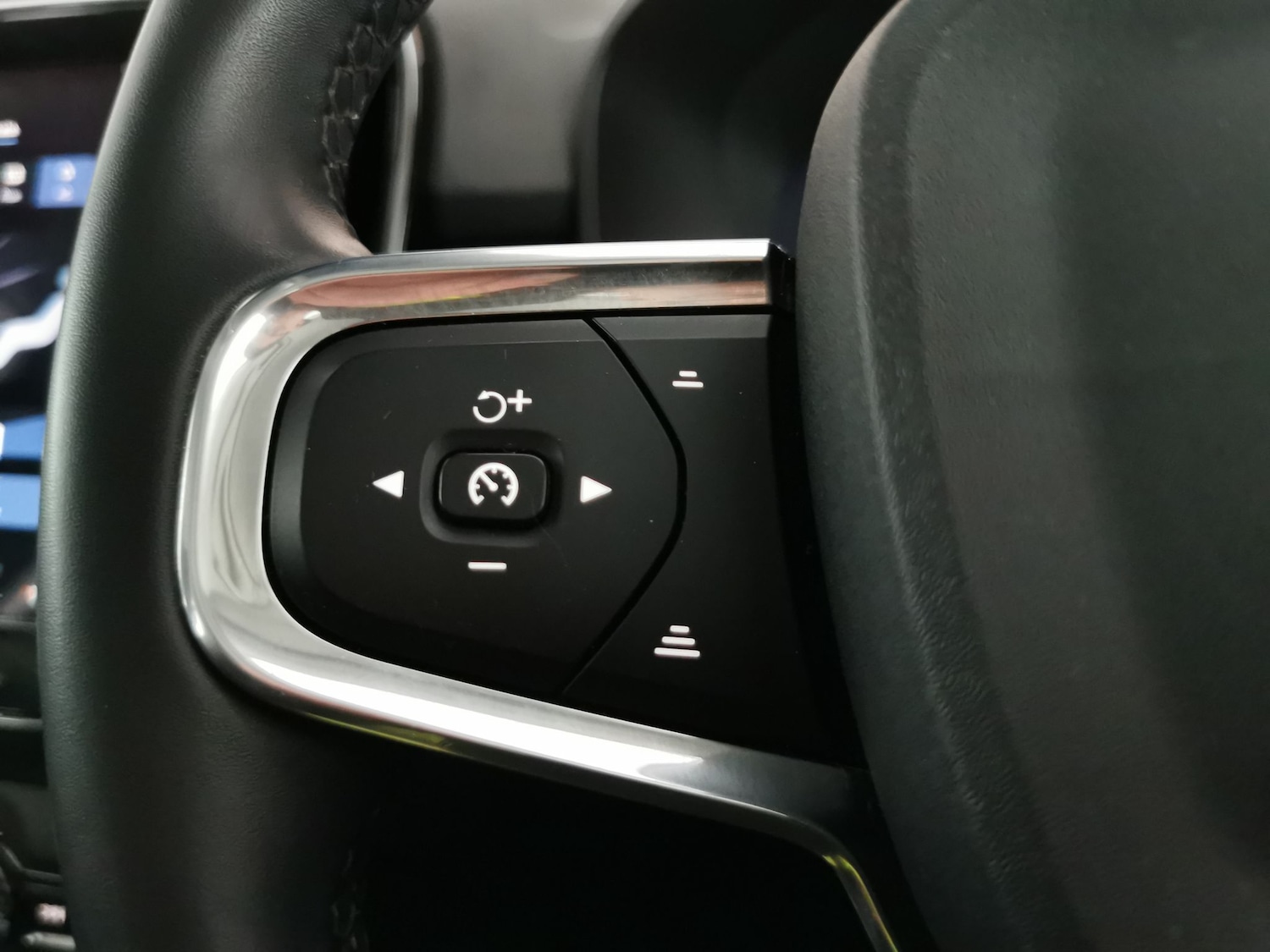 Used Volvo XC40 2022 for sale - 77617497: Photo 23