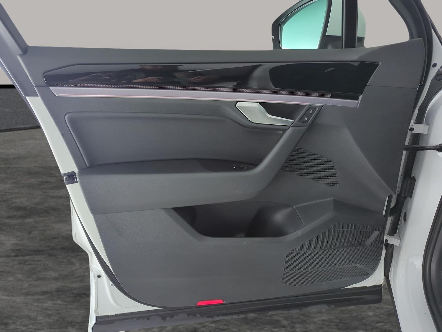 Used Volkswagen Touareg 2023 for sale - 77333563: Photo 37