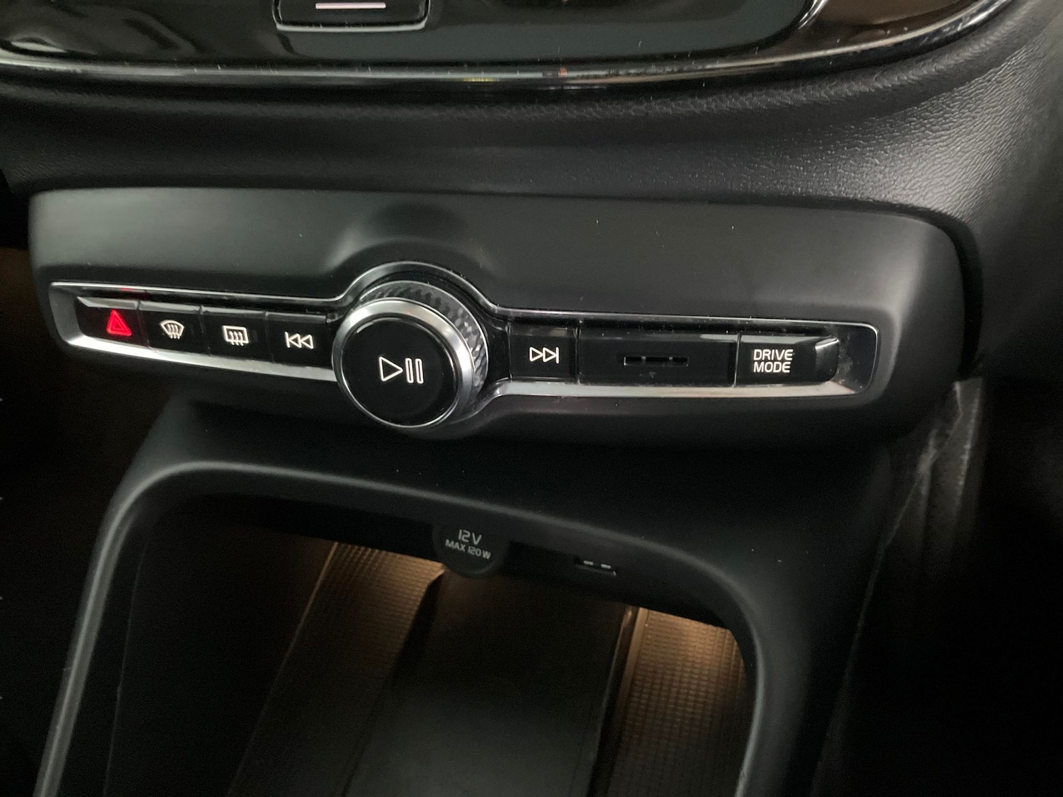 Used Volvo XC40 2022 for sale - 76782086: Photo 22