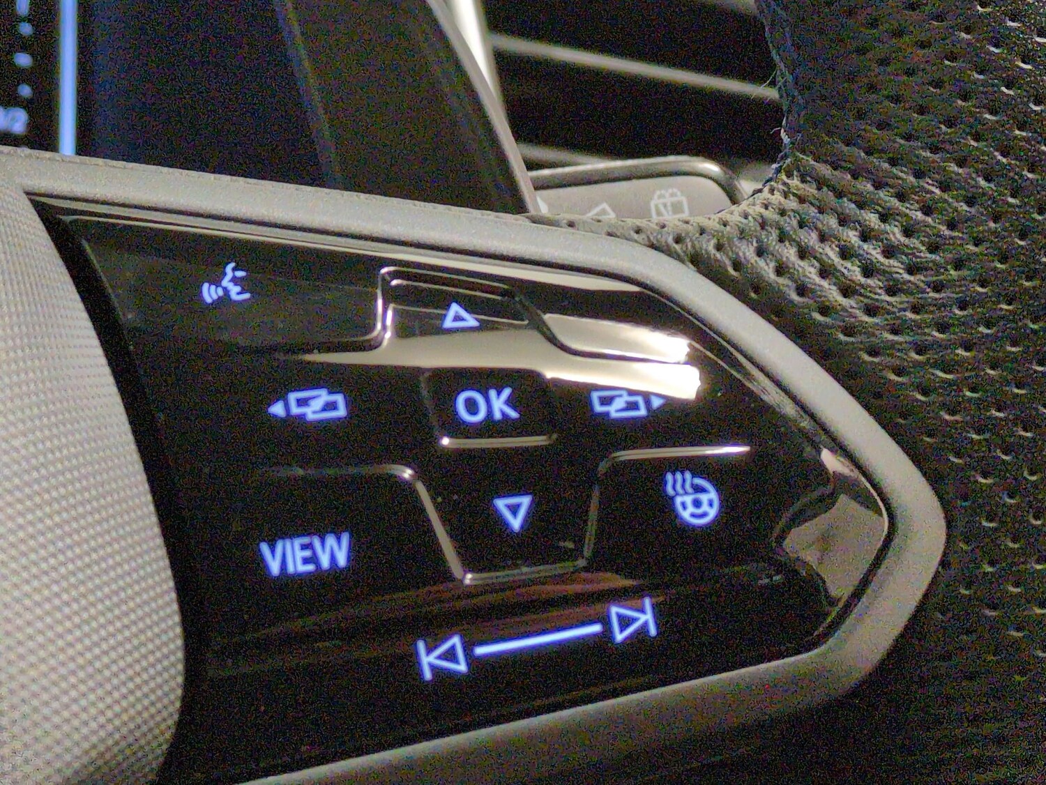 Used Volkswagen T-Roc for sale - 77827177: Photo 18