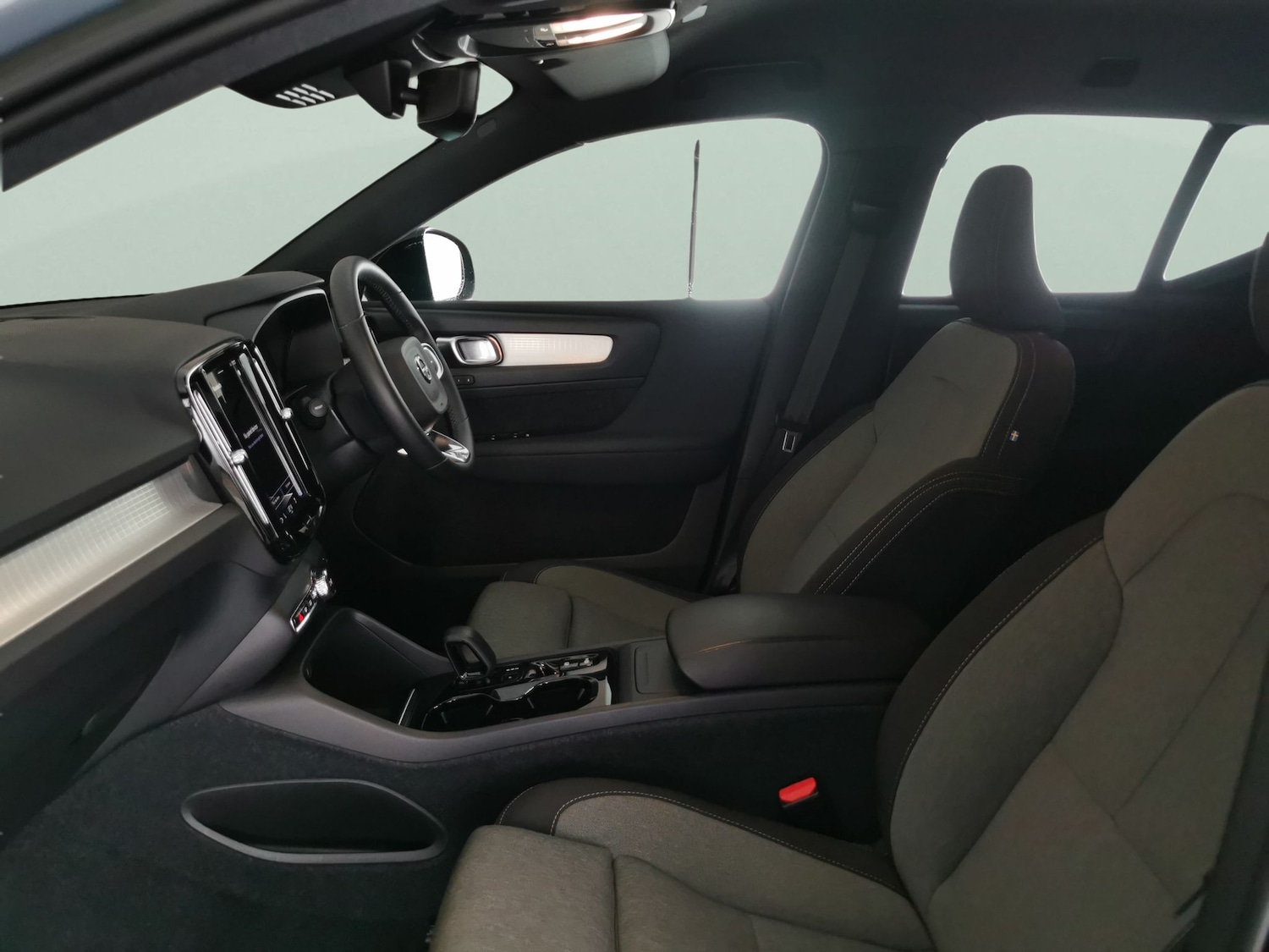 Used Volvo XC40 for sale - 77475426: Photo 4